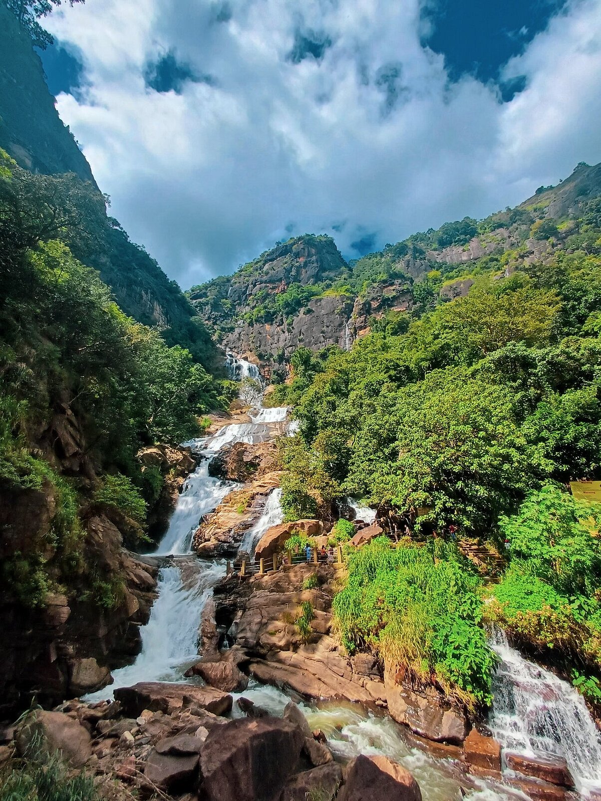Rawana Waterfall In Ella